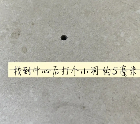 辉南瓷砖空鼓维修公司专业解答在瓷砖铺贴过程中，如果砂料搅拌不均匀，将会带来以下问题